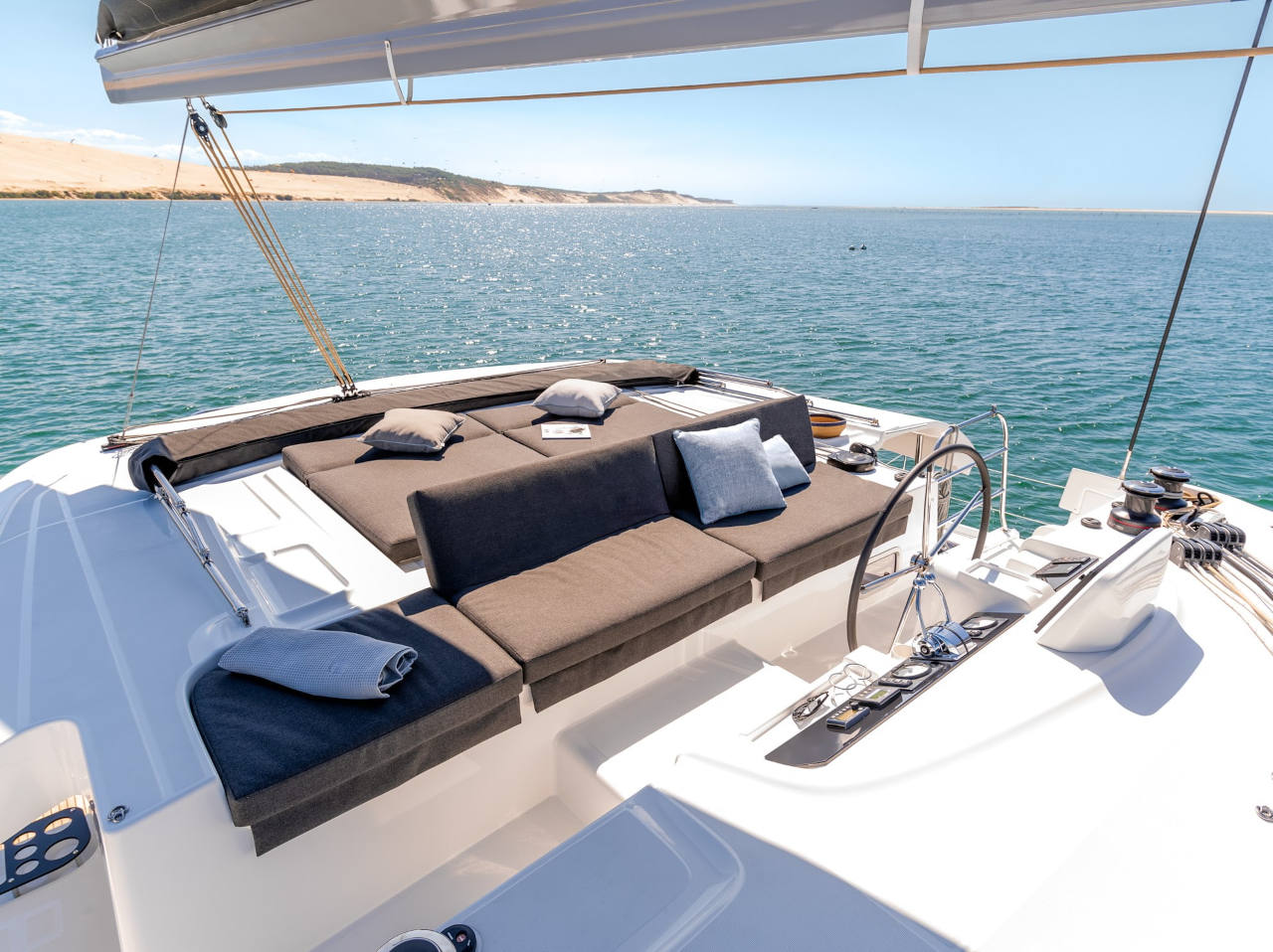 Sailing Beyond Boundaries: Discovering the Lagoon 460 Catamaran