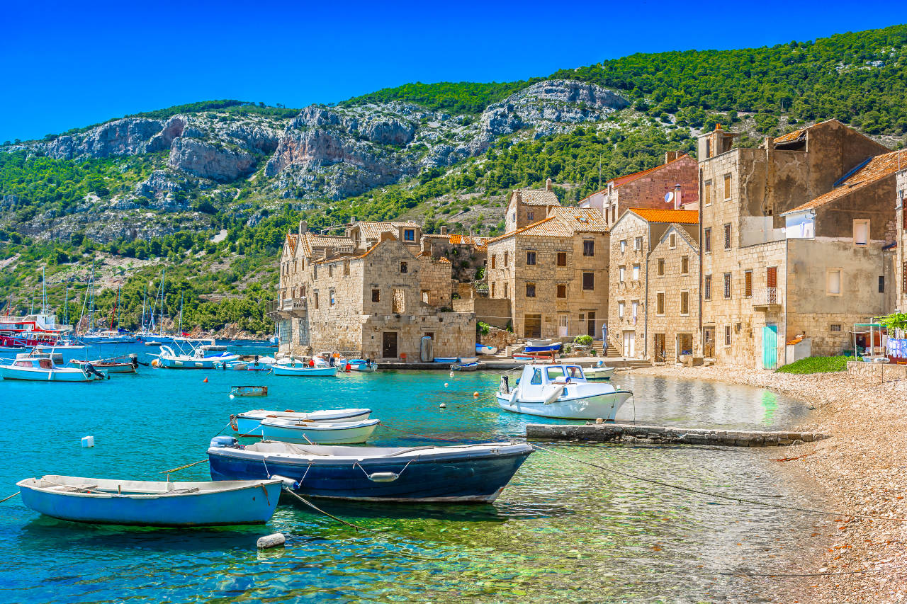 Sun, Sea, and Serenity: A 7-Day Yacht Charter Escape from Split