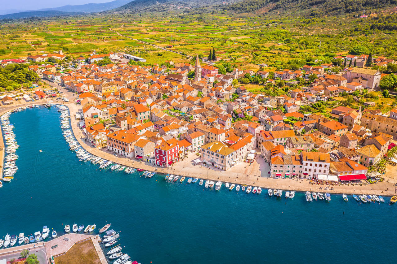 Sun, Sea, and Serenity: A 7-Day Yacht Charter Escape from Split