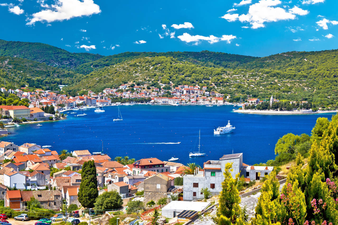 Yacht charter Split Croatia- The Best of Croatia: A 14-Day Sailing Adventure from Split to Dubrovnik and Beyond