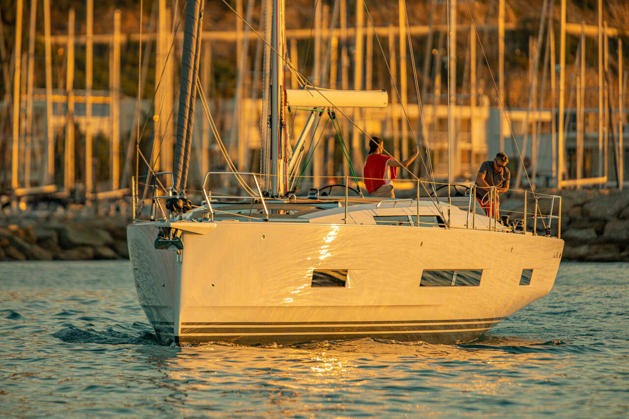 Auf Luxus und Leistung segeln mit der Hanse 460: Ein Meisterwerk der Segelinnovation