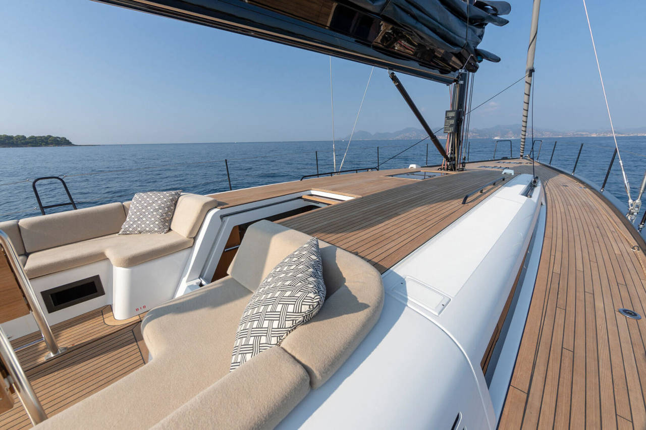 Das Segeln in Vollen Zügen Genießen: Die First 53 Yacht Chartern