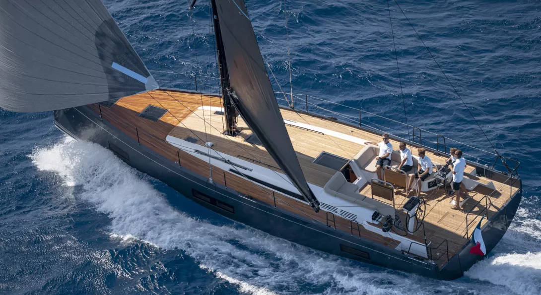 Das Segeln in Vollen Zügen Genießen: Die First 53 Yacht Chartern