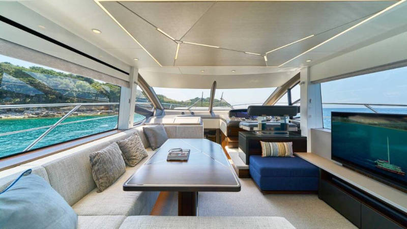 Entfesseln Sie Luxus und Eleganz: Das Chartern der Yacht Sunseeker Manhattan 55