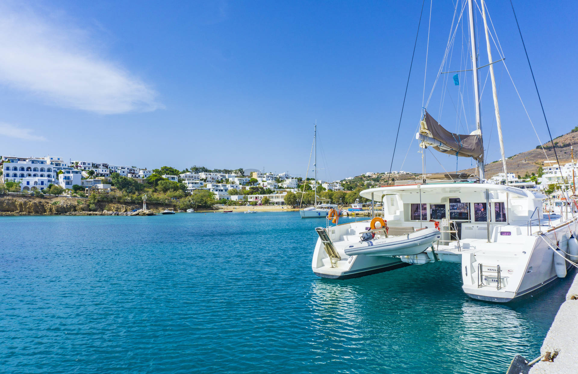 The Advantages of Skippered Yacht Charters: A Luxurious and Stress-Free Sailing Experience
