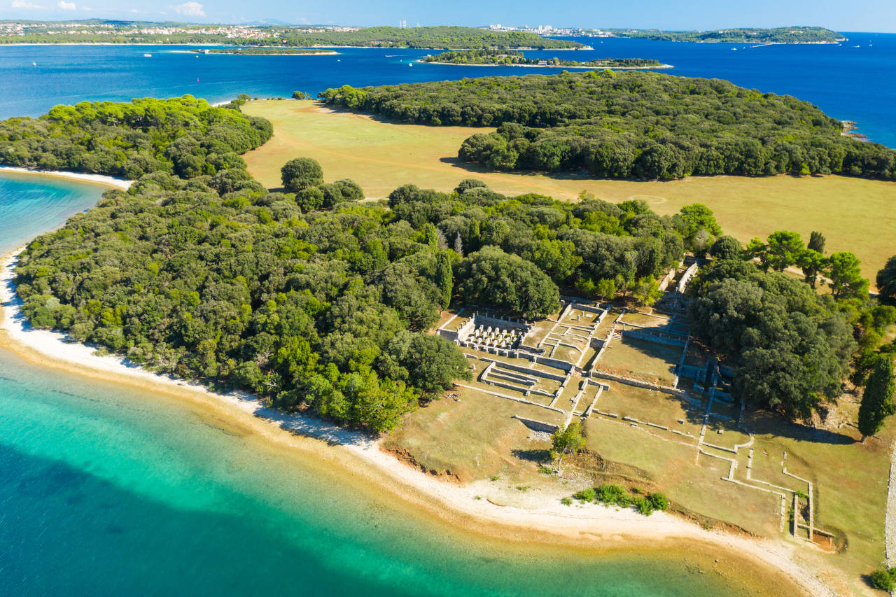 Unveiling the Wonders of the North Adriatic: Yacht Charter Adventures from Zadar or Pula