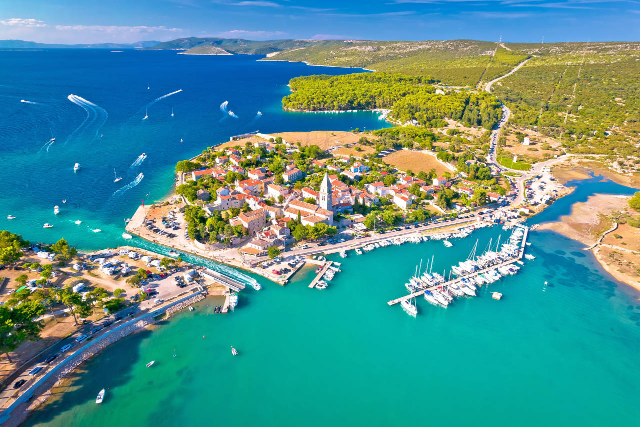 Unveiling the Wonders of the North Adriatic: Yacht Charter Adventures from Zadar or Pula