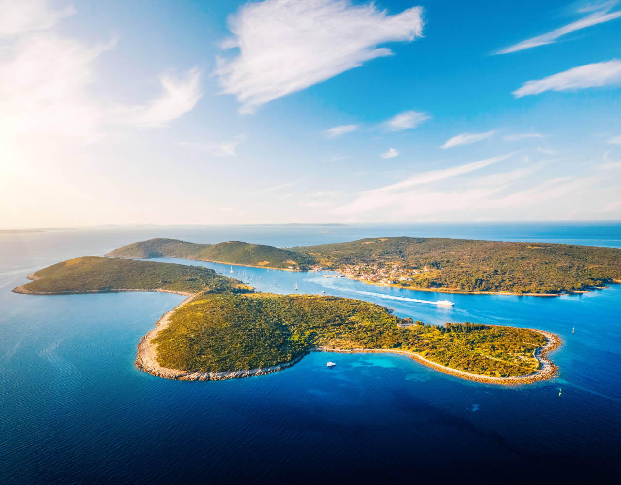 Unveiling the Wonders of the North Adriatic: Yacht Charter Adventures from Zadar or Pula