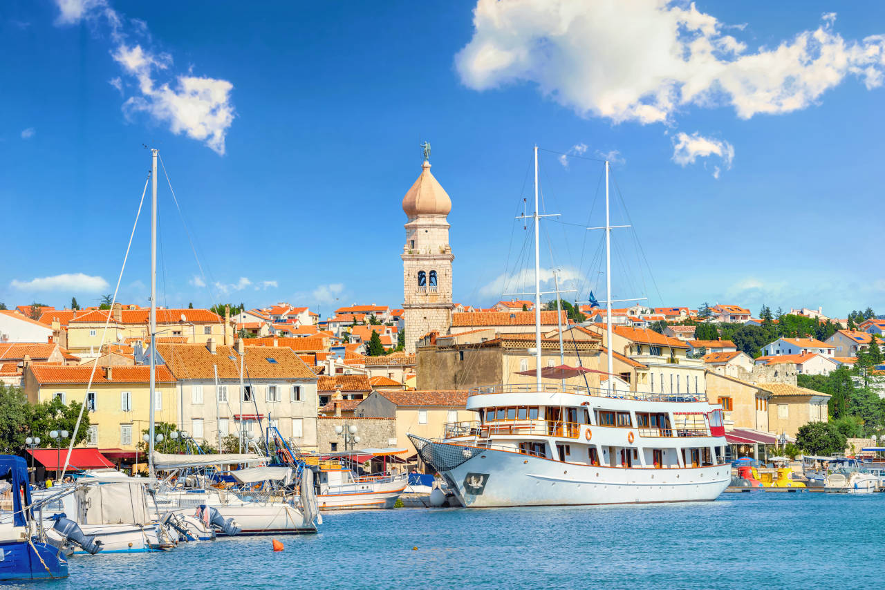 Unveiling the Wonders of the North Adriatic: Yacht Charter Adventures from Zadar or Pula