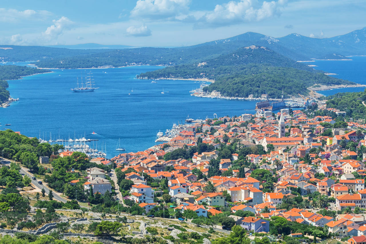 Unveiling the Wonders of the North Adriatic: Yacht Charter Adventures from Zadar or Pula