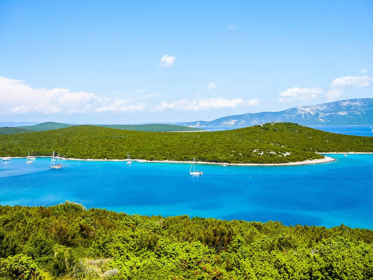 Unveiling the Wonders of the North Adriatic: Yacht Charter Adventures from Zadar or Pula