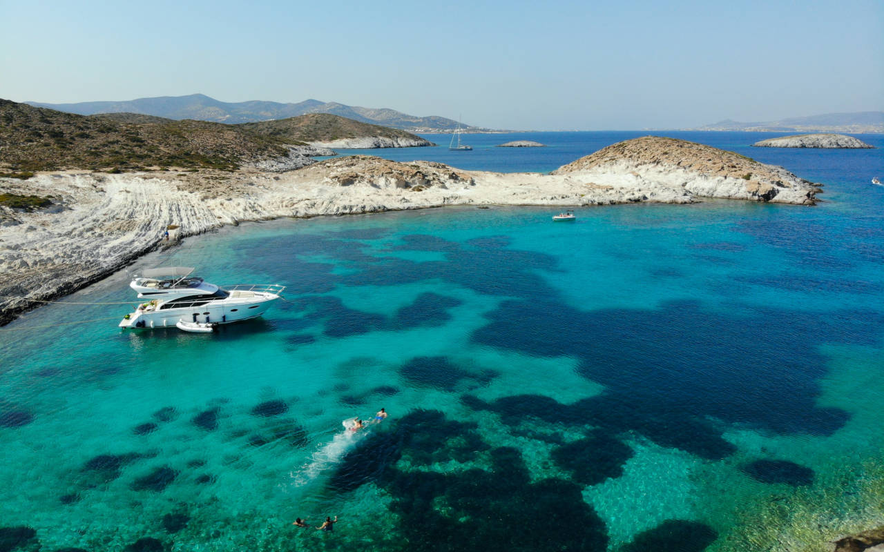 Yacht Charter in the Cyclades: Navigating the Aegean Paradise