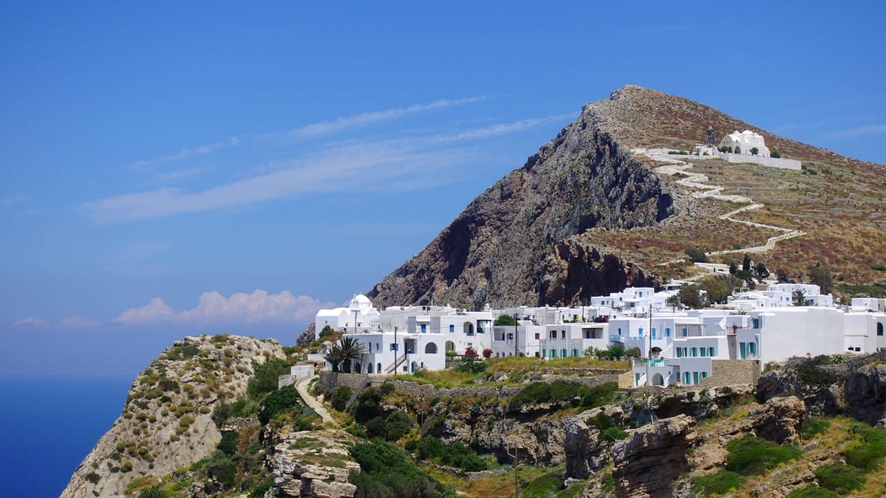 Yacht Charter in the Cyclades: Navigating the Aegean Paradise