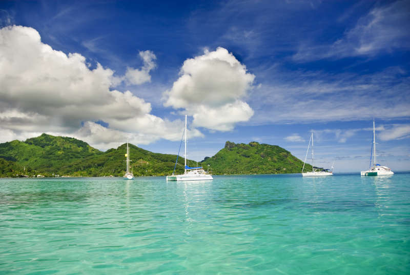 Noleggio di Yacht in Polinesia Francese: Esplorando il Paradiso sulle alte Mare