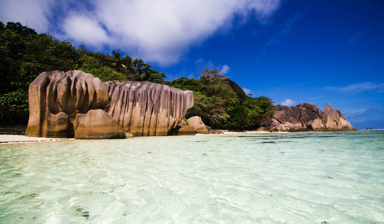 Seychellen Yachtcharter: Erkunden Sie bezaubernde Ziele in Luxus