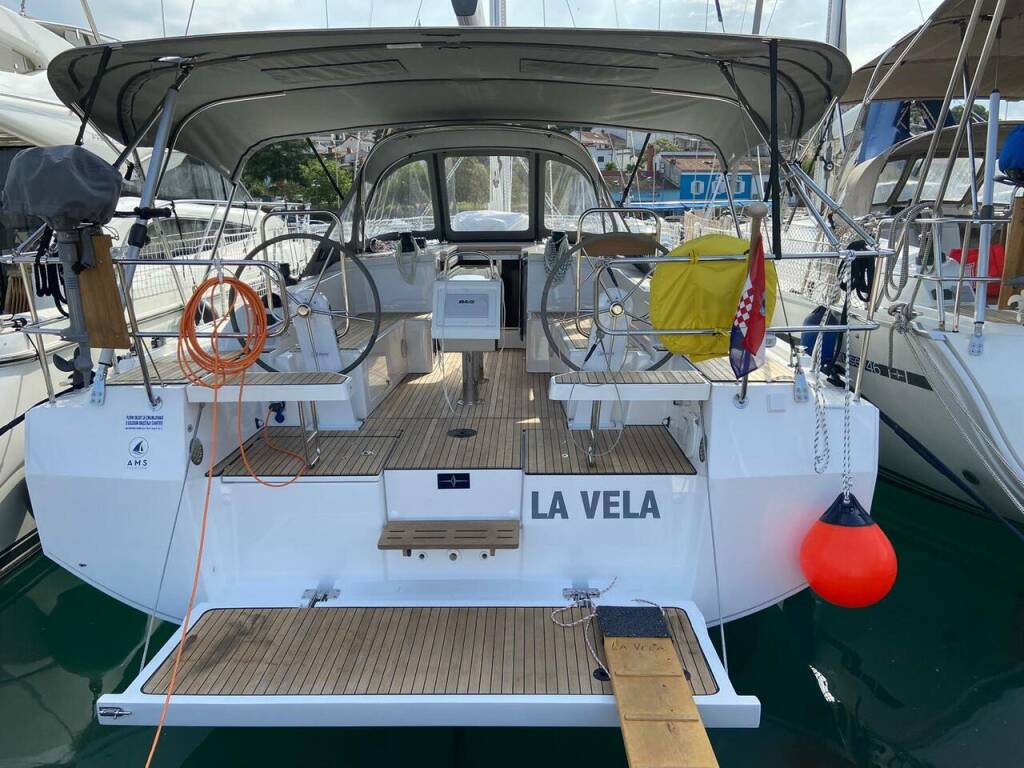 Sailing yacht Bavaria C38 La Vela