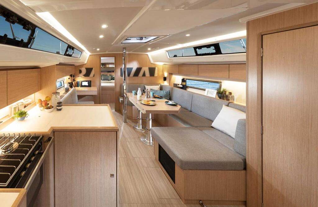 Bavaria C42 Style Sea Breeze