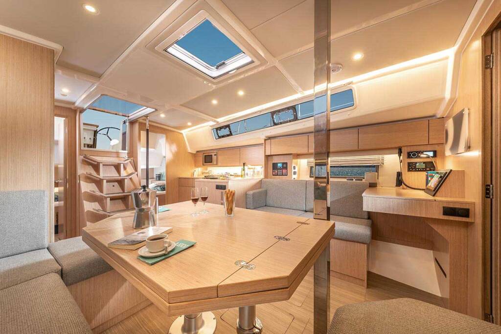 Bavaria C42 Style Sea Breeze