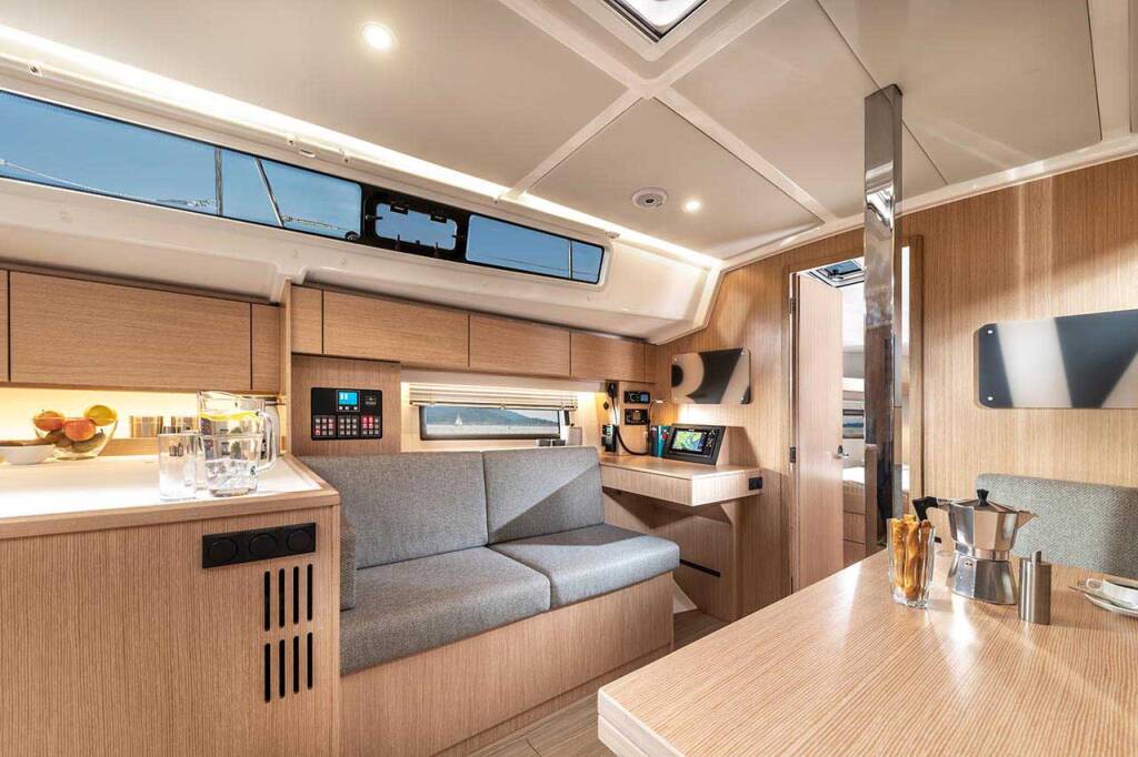 Bavaria C42 Style Sea Breeze