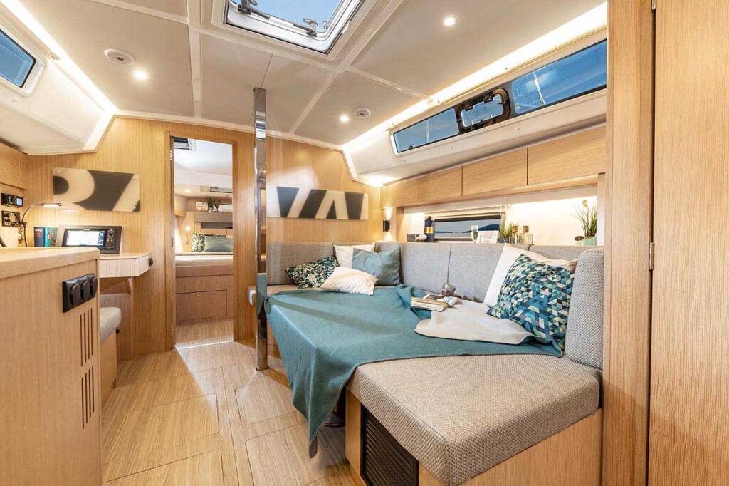 Bavaria C42 Style Sea Breeze