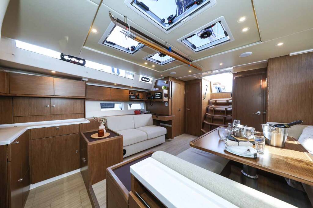 Bavaria C57 Style F-ONE