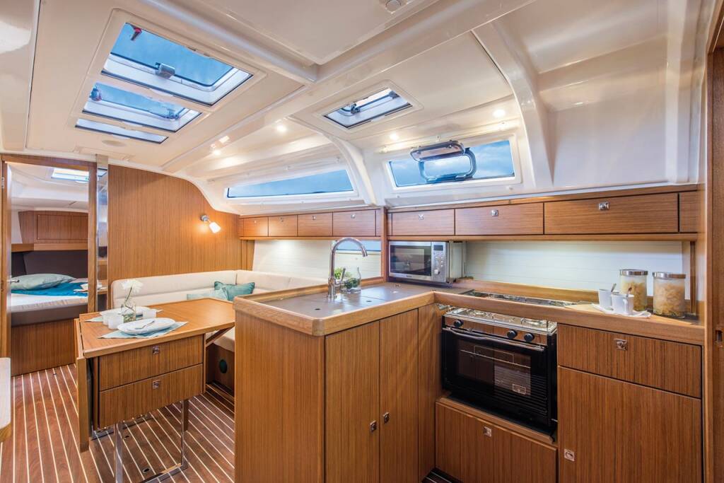 Bavaria Cruiser 37 Style Skylla