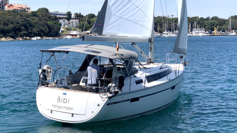 Sailing yacht Bavaria Cruiser 37 Bibi