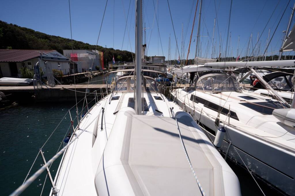 Bavaria Cruiser 37 Kata