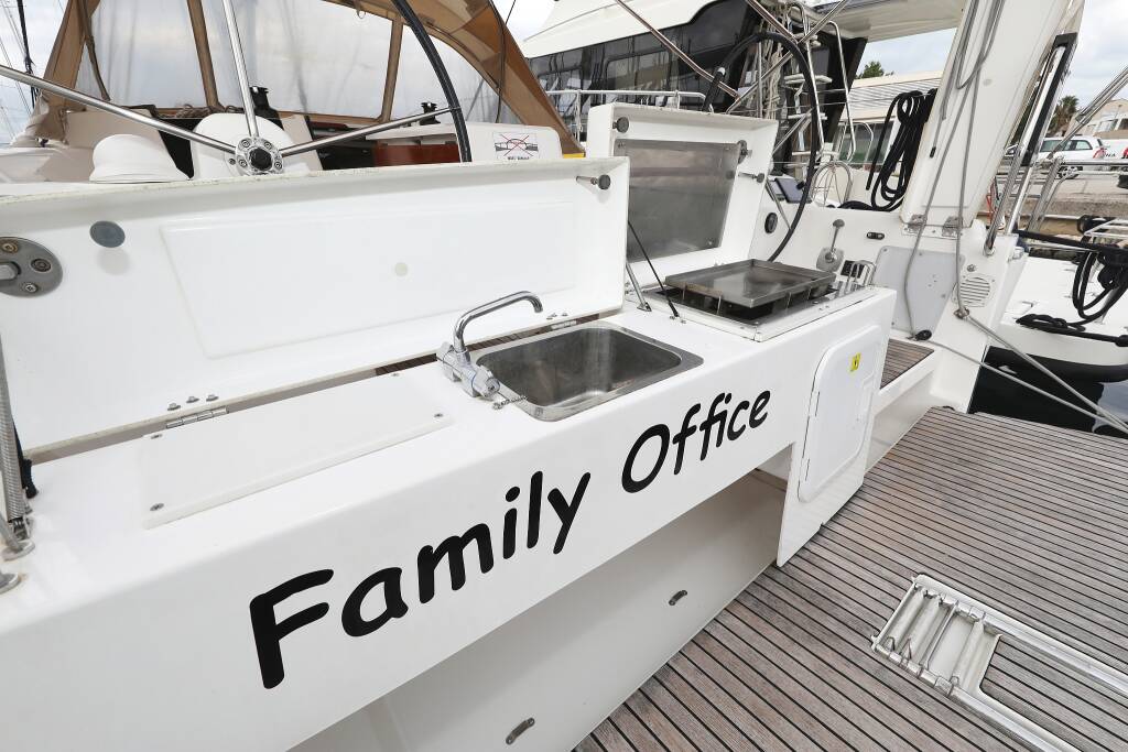 Dufour 412 GL Family Office