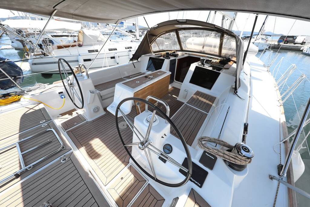 Dufour 460 GL SunnyLife