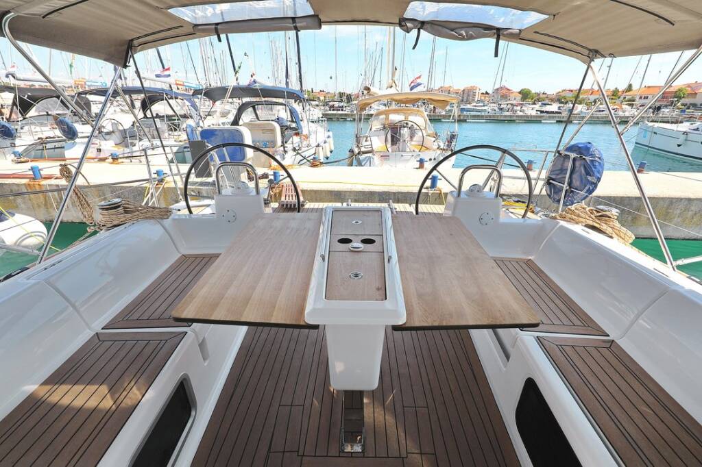 Dufour 460 GL SunnyLife
