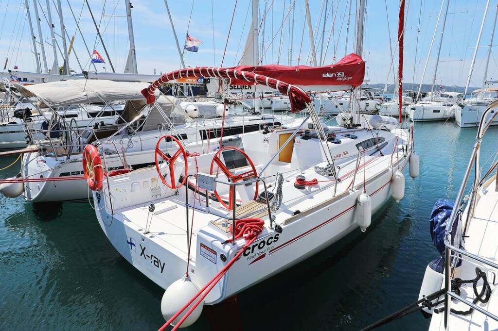 Sailing yacht Elan 350 Performance X-Ray