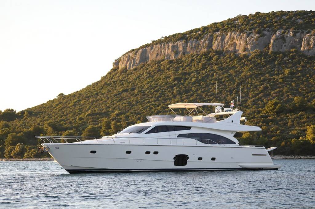 Ferretti Yachts 681 Dominique