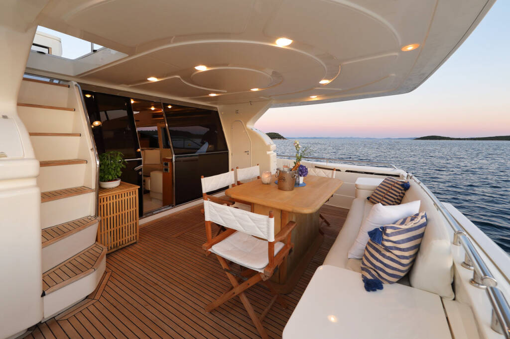 Ferretti Yachts 681 Dominique