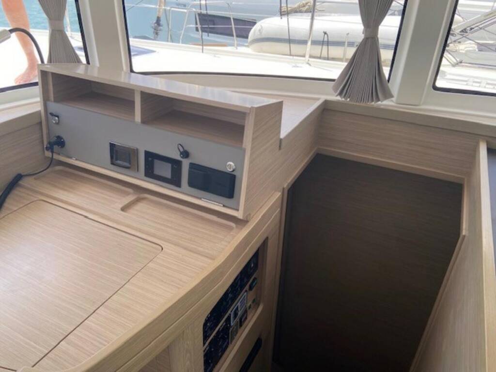 Lagoon 42 Laurencia