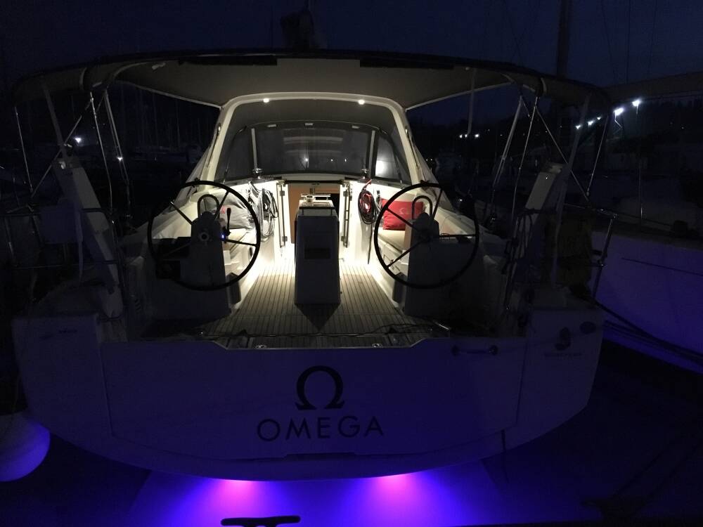 Sailing yacht Oceanis 38 Omega