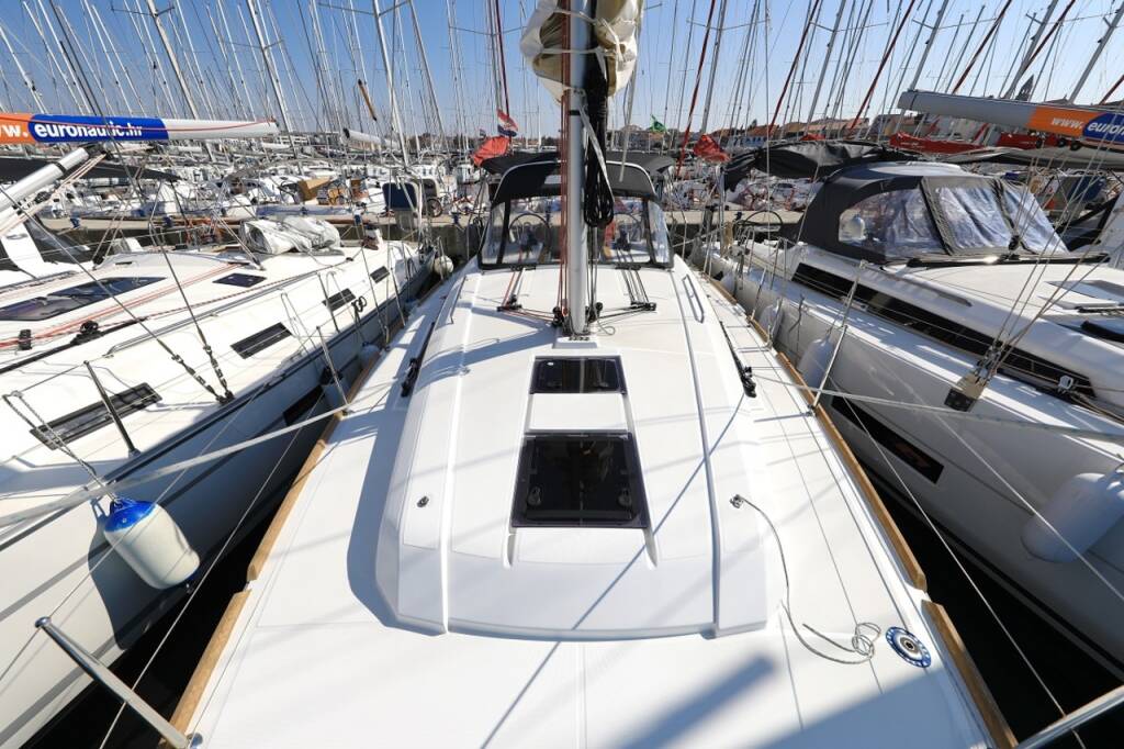 Oceanis 38.1 Reya