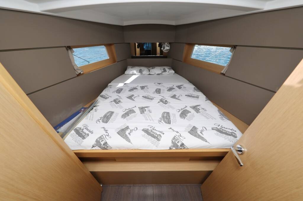 Oceanis 38.1 Reya