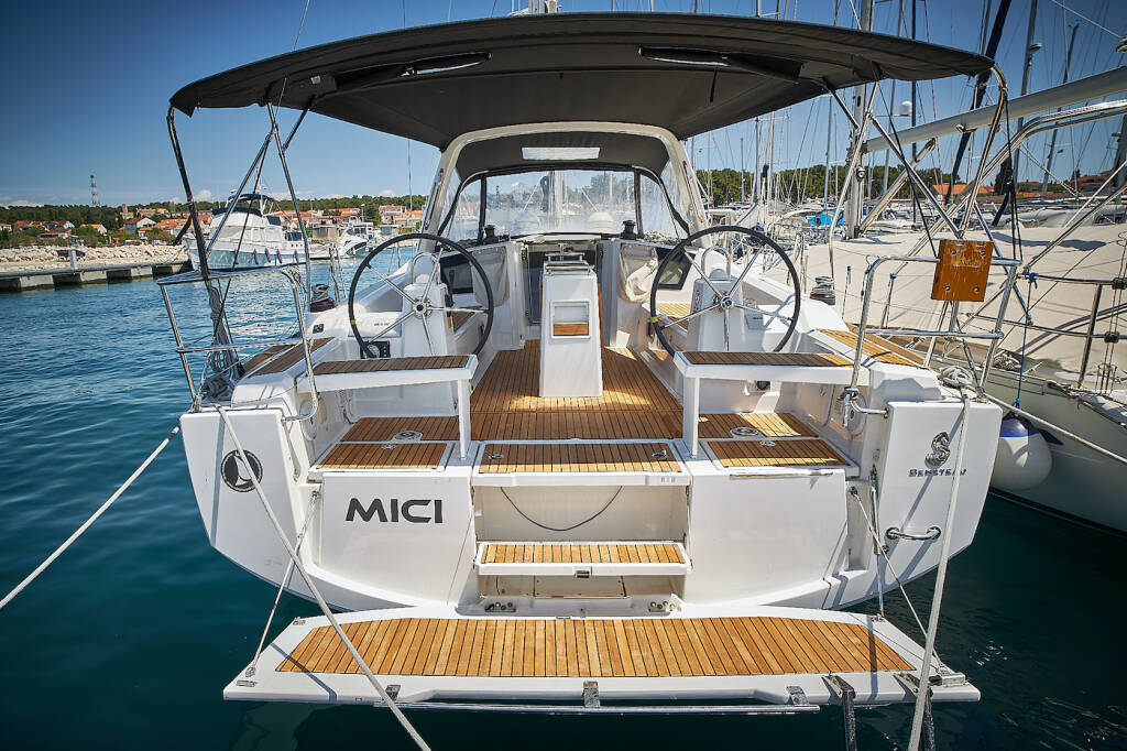Oceanis 38.1 Mici