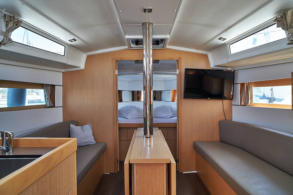 Oceanis 38.1 Mici