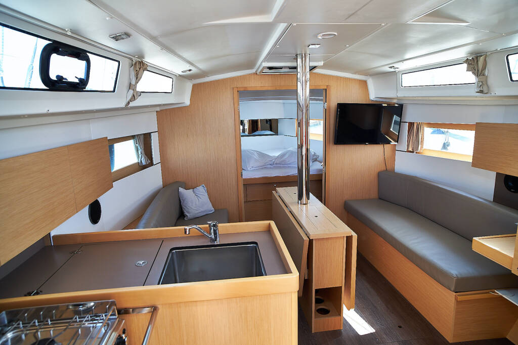 Oceanis 38.1 Mici