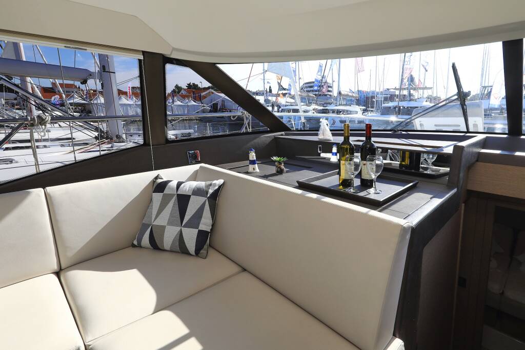 Motor yacht Prestige 460 Ferus