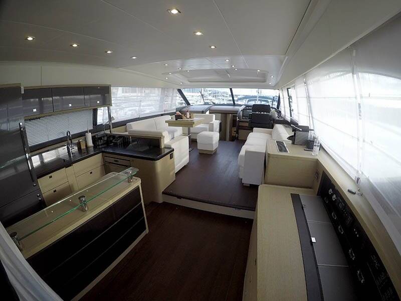 Luxury motor yacht Prestige 620 S Jana