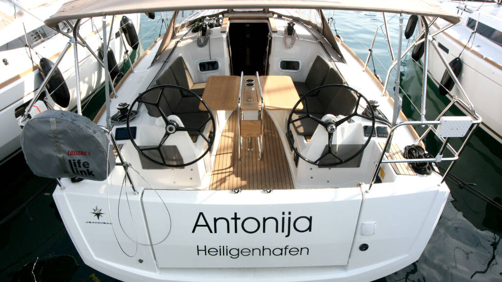 Sailing yacht Sun Odyssey 349 Antonija