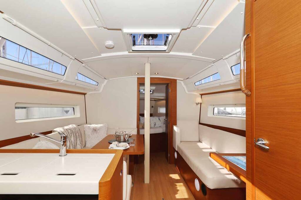 Sun Odyssey 380 Performance Mymia