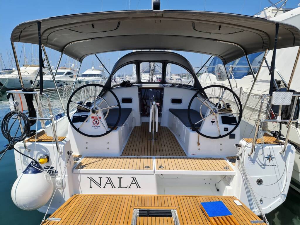 Sailing yacht Sun Odyssey 380 Nala
