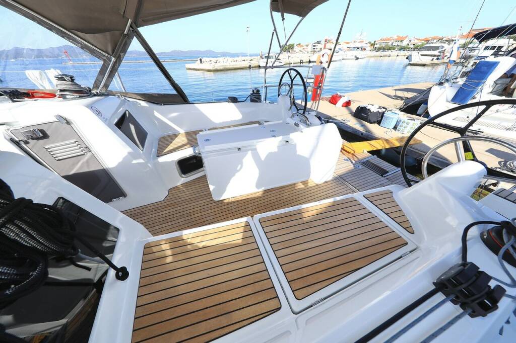 Sun Odyssey 410 Vague